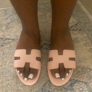 Crown Ivy Pink Sandals